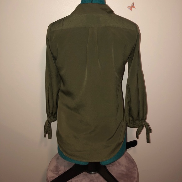 Long sleeve button down - Picture 2 of 3